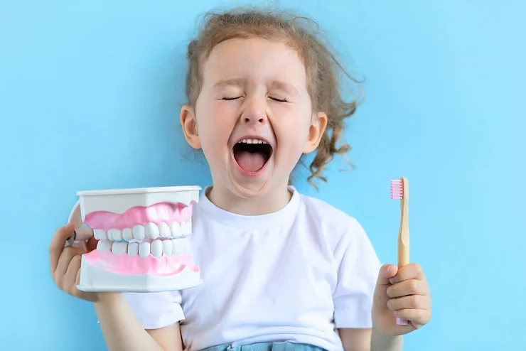 Prévenir les caries chez les enfants : Conseils et stratégies