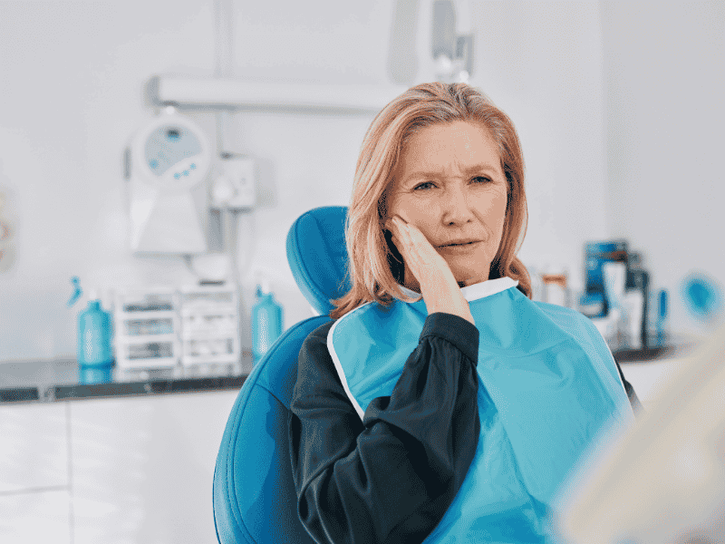 Bouche sèche en permanence : est-ce vraiment sans danger pour vos dents ?