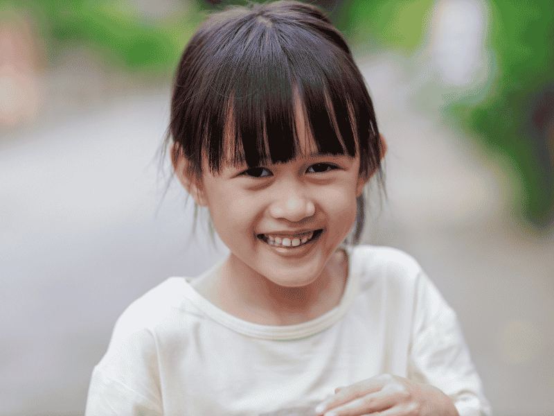 Prévenir les caries chez l&rsquo;enfant à la rentrée : le guide pratique pour les parents